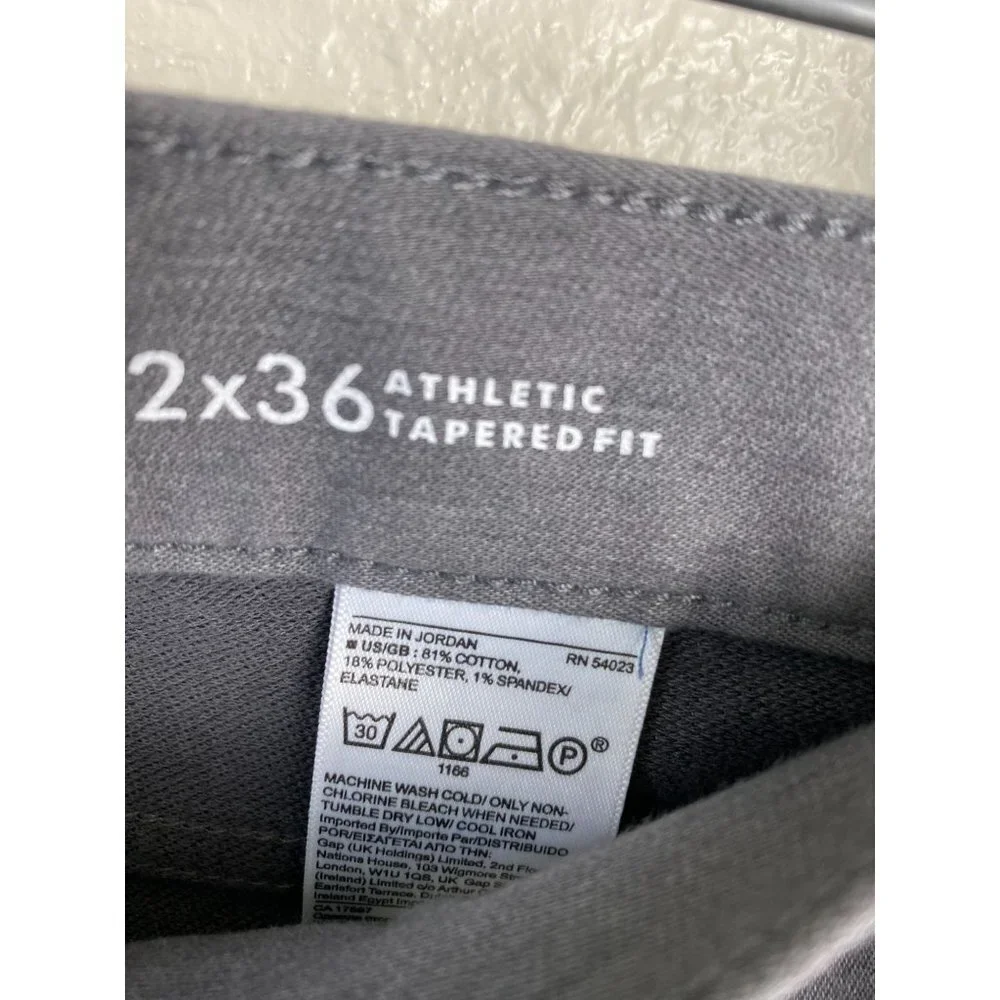 Banana Republic Mens Pants size 32 Gray Athletic Tapered Fit Business Casual‎